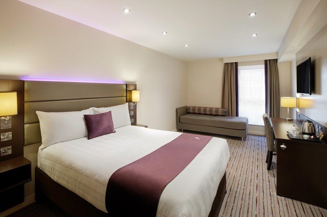 Premier Inn Newbury Town Centre Newbury (Berkshire) Exterior foto