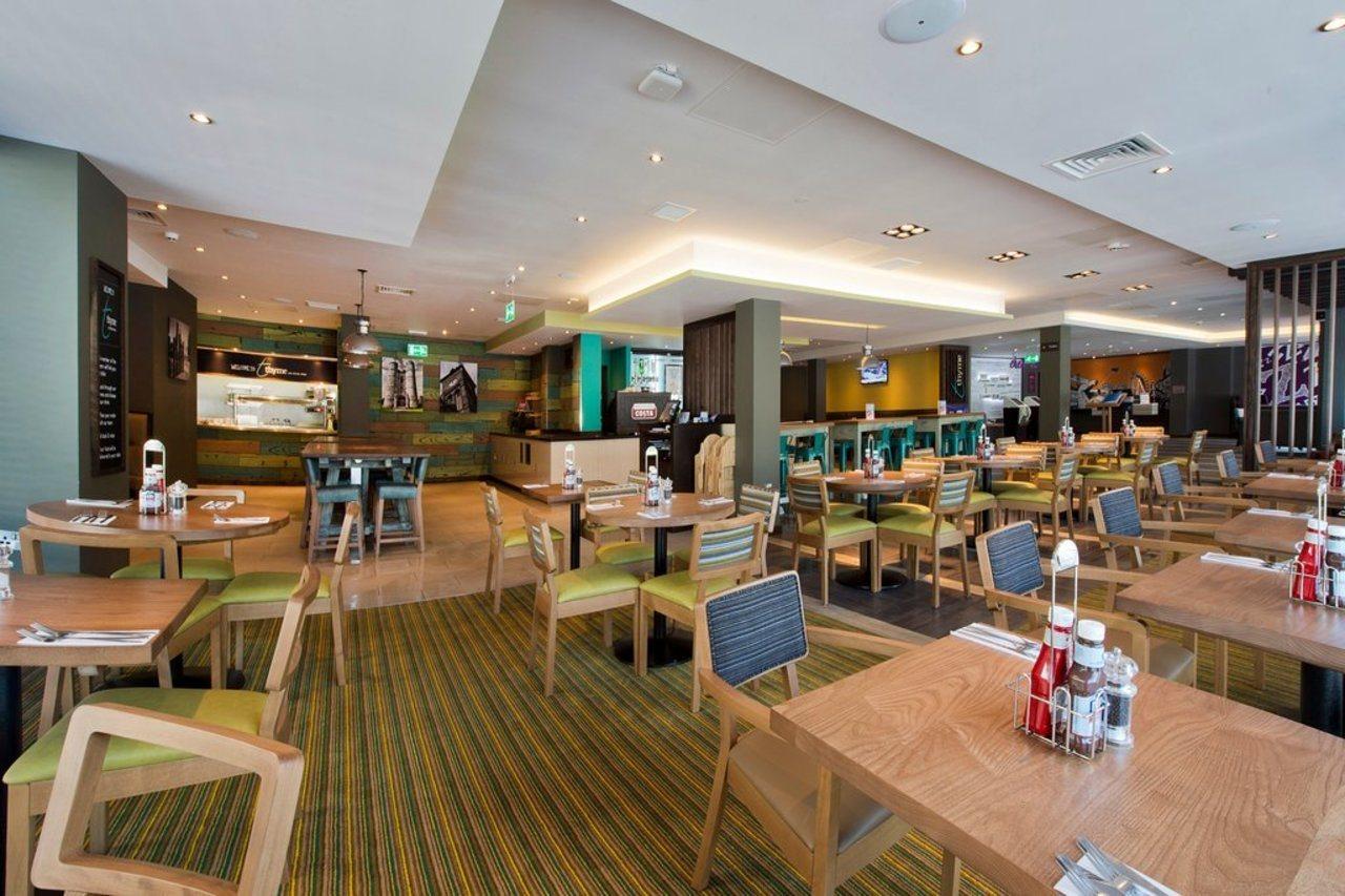 Premier Inn Newbury Town Centre Newbury (Berkshire) Exterior foto