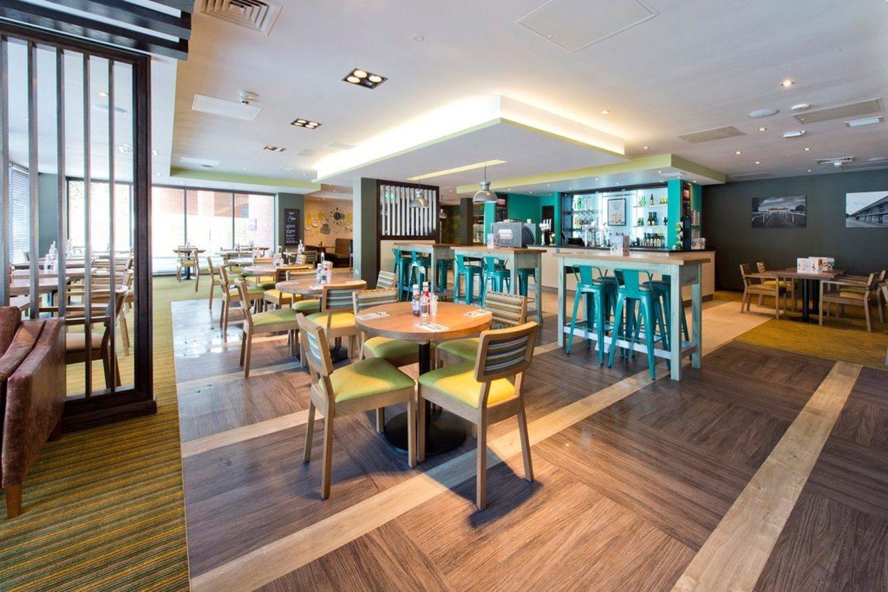 Premier Inn Newbury Town Centre Newbury (Berkshire) Exterior foto